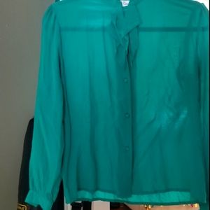 $3/$10 - Beautiful silk blouse